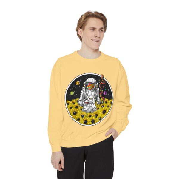 Astronaut Sweatshirt - Cosmic Vibes, Unisex Fashion, Gift for Space Lovers, Trendy Apparel, Casual Wear - Image 11