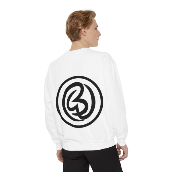Astronaut Sweatshirt - Cosmic Vibes, Unisex Fashion, Gift for Space Lovers, Trendy Apparel, Casual Wear - Image 4