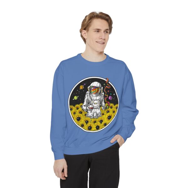 Astronaut Sweatshirt - Cosmic Vibes, Unisex Fashion, Gift for Space Lovers, Trendy Apparel, Casual Wear - Image 27
