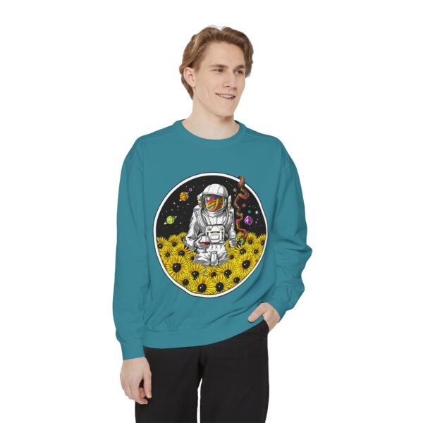 Astronaut Sweatshirt - Cosmic Vibes, Unisex Fashion, Gift for Space Lovers, Trendy Apparel, Casual Wear - Image 23